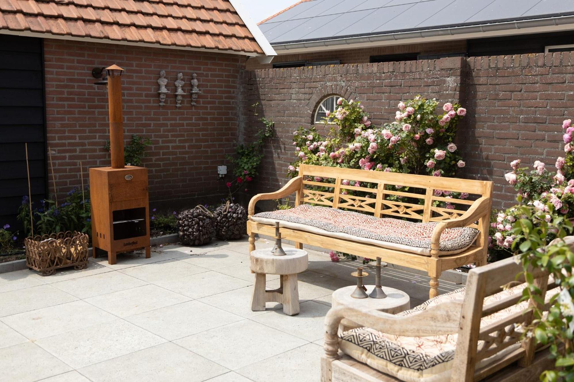 Bed & Breakfast Hoeve Happiness - Ontbijt Inbegrepen - Wellness Aanwezig Voorthuizen Exterior photo