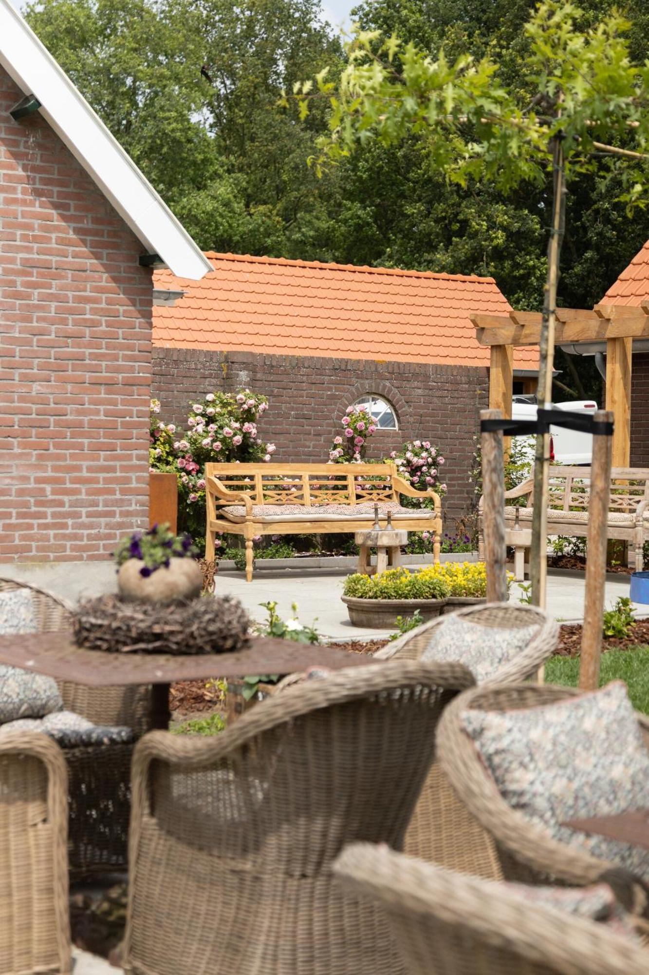 Bed & Breakfast Hoeve Happiness - Ontbijt Inbegrepen - Wellness Aanwezig Voorthuizen Exterior photo