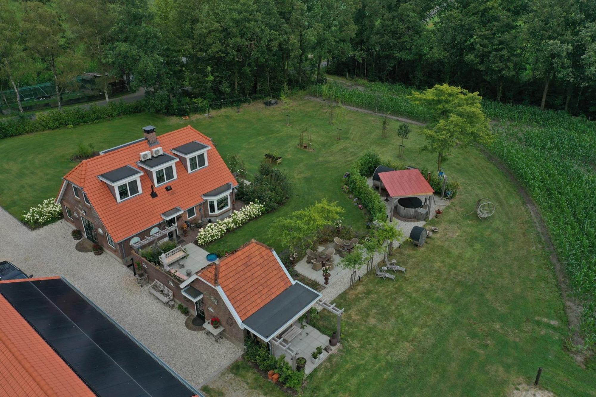 Bed & Breakfast Hoeve Happiness - Ontbijt Inbegrepen - Wellness Aanwezig Voorthuizen Exterior photo