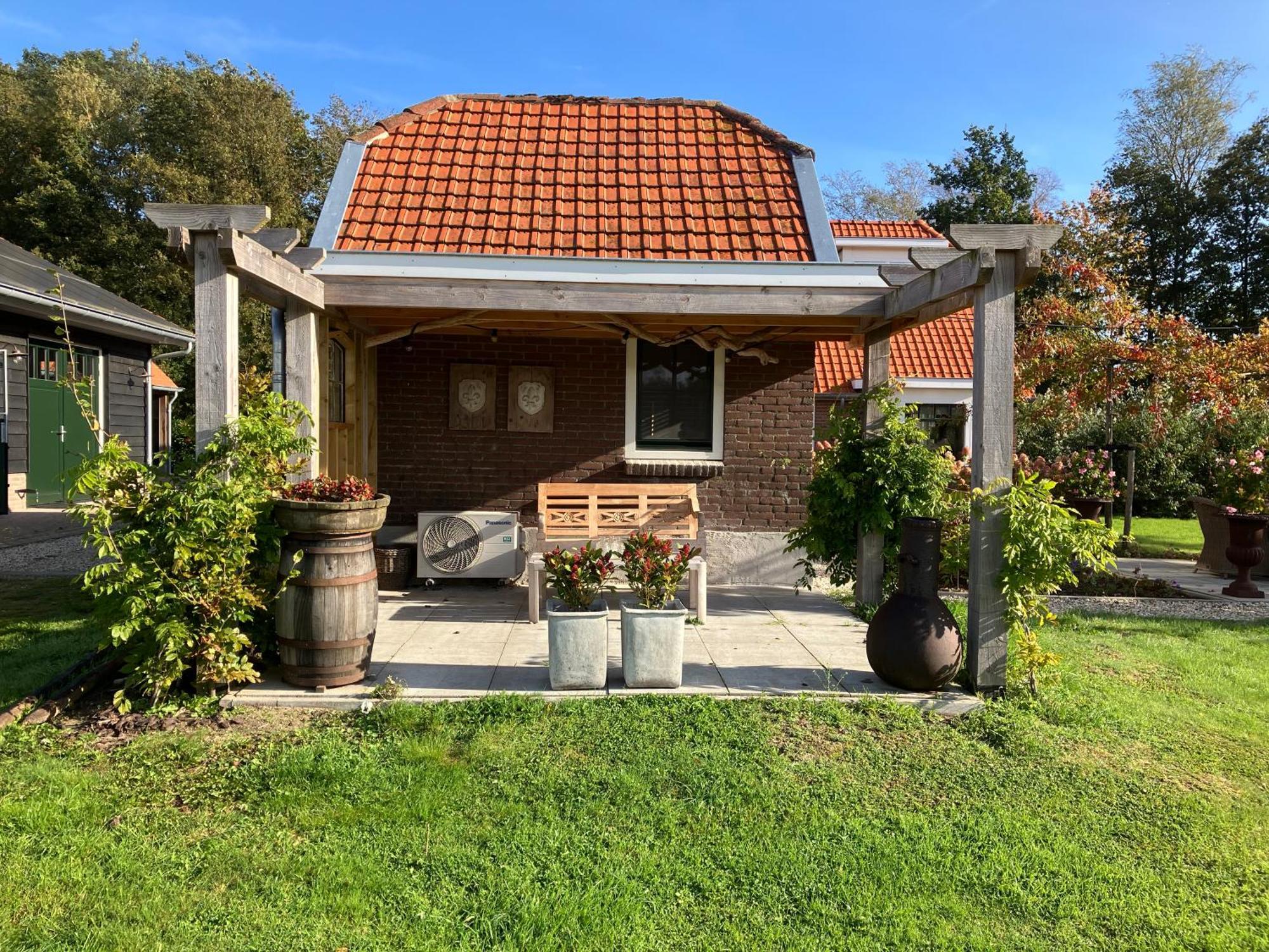 Bed & Breakfast Hoeve Happiness - Ontbijt Inbegrepen - Wellness Aanwezig Voorthuizen Exterior photo