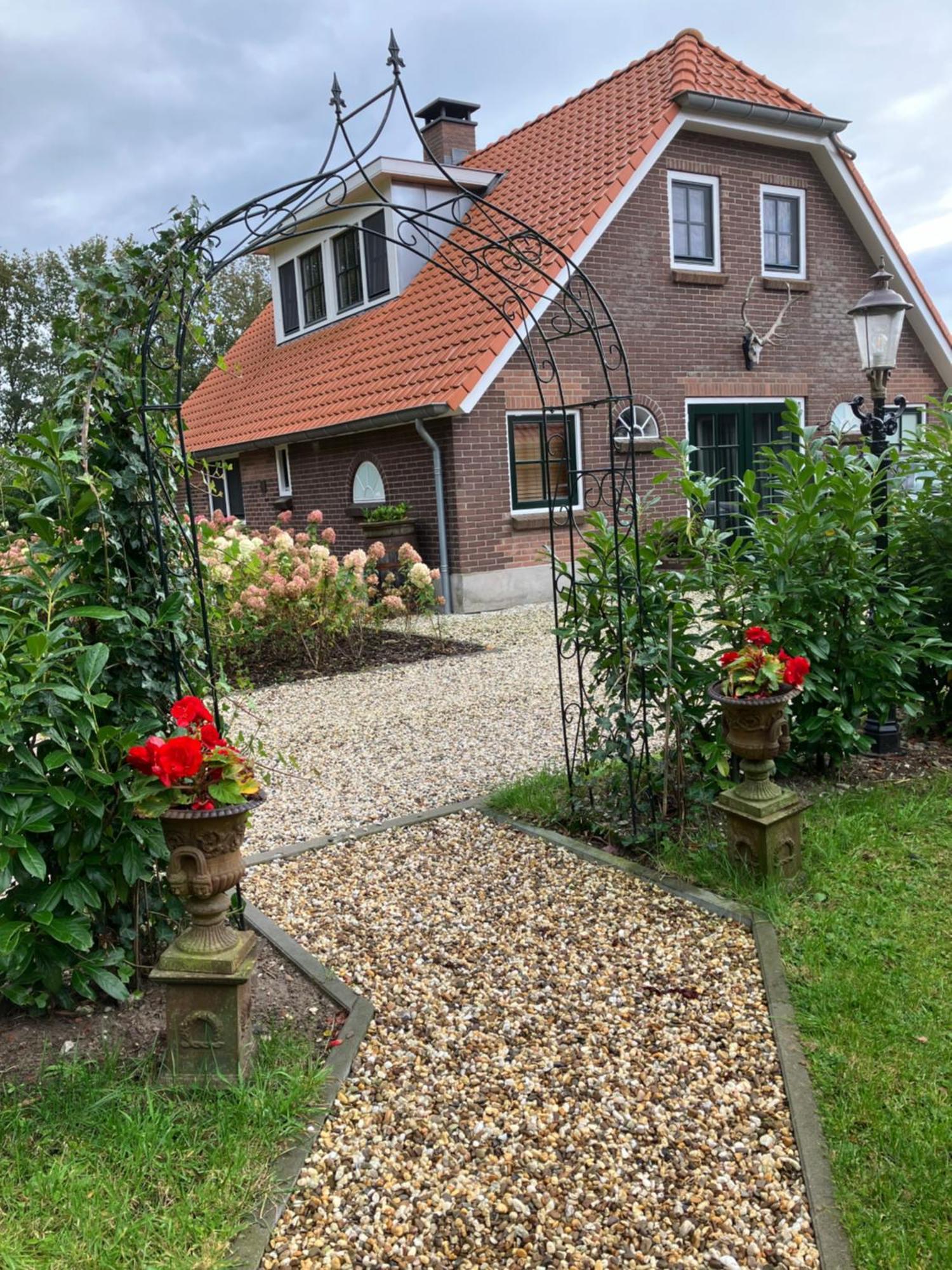 Bed & Breakfast Hoeve Happiness - Ontbijt Inbegrepen - Wellness Aanwezig Voorthuizen Exterior photo